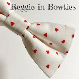 Pet Bowtie in Mini Red Hearts